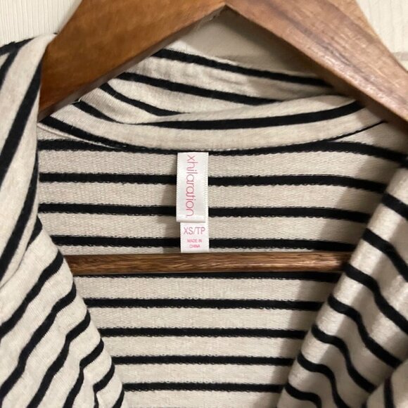 Xhilaration Womens Black Striped Roll Tab Sleeve Button Semi Cropped Blazer XS - Picture 2 of 6